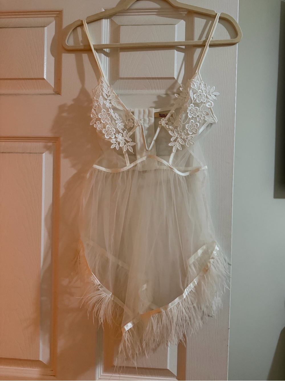 ROMA CONFIDENTAL - Sheer Floral Lace and Feather Trim Chemise - Ivory